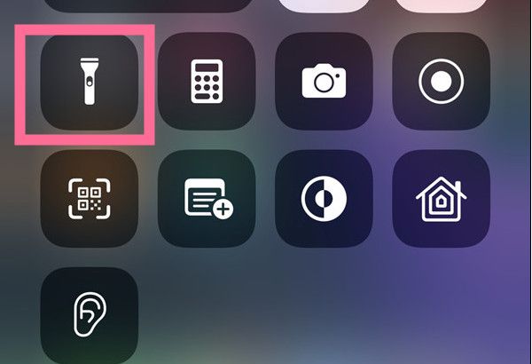 苹果13怎么打开手电筒?苹果13打开手电筒教程截图