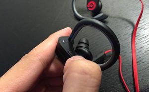 Powerbeats 3耳机连接iPhone的具体操作步骤截图